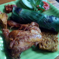 Nasi Bakar Komplit