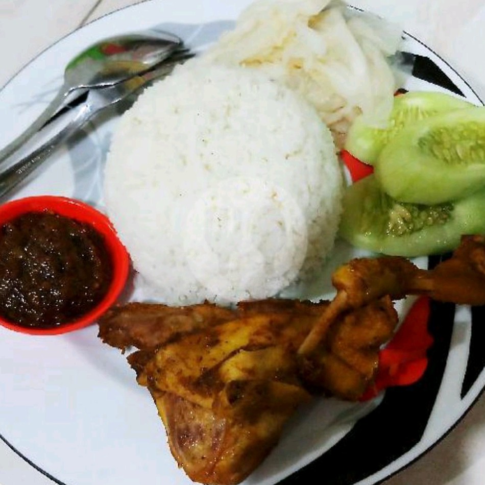 Nasi Bebek Goreng Paha