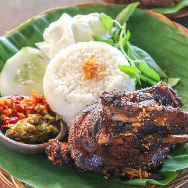 Nasi Bebek Goreng Sedang