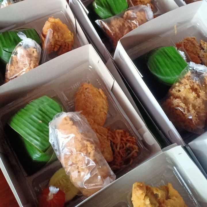 Nasi Box Geprek Hemat