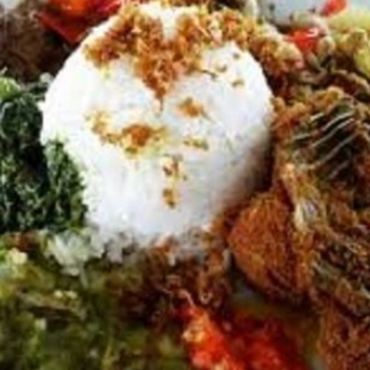 Nasi Bumbu Campur Ples Telur Balado