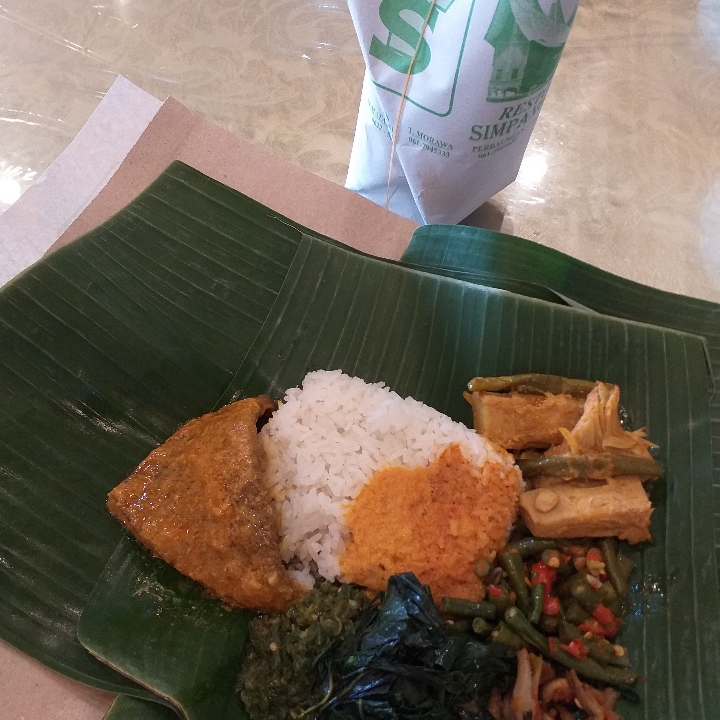 Nasi Bungkus Gulai Babat