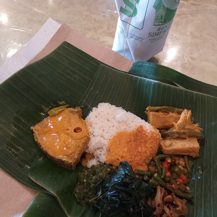 Nasi Bungkus Ikan Gulai