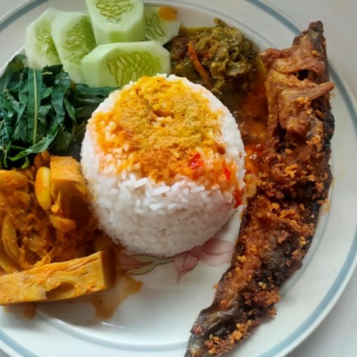 Nasi Bungkus Ikan Lele