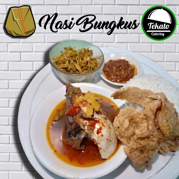 Nasi Bungkus Patin Asem Pedes Peyek Udang