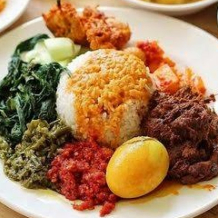 Nasi Bungkus Rendang Telor Bulat