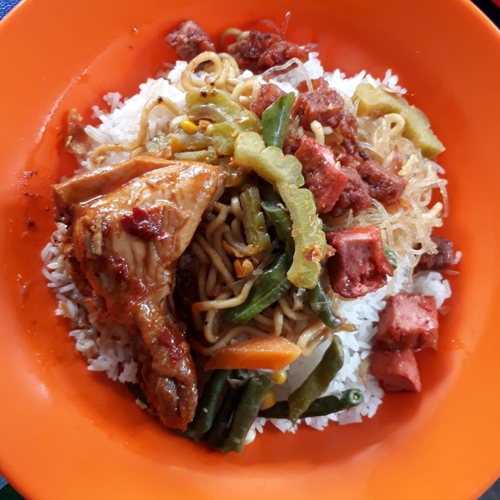 Nasi Campur Ayam Bistik