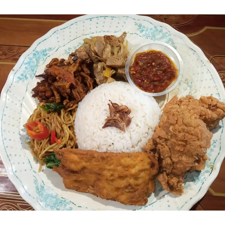 Nasi Campur Ayam Goreng Tepung