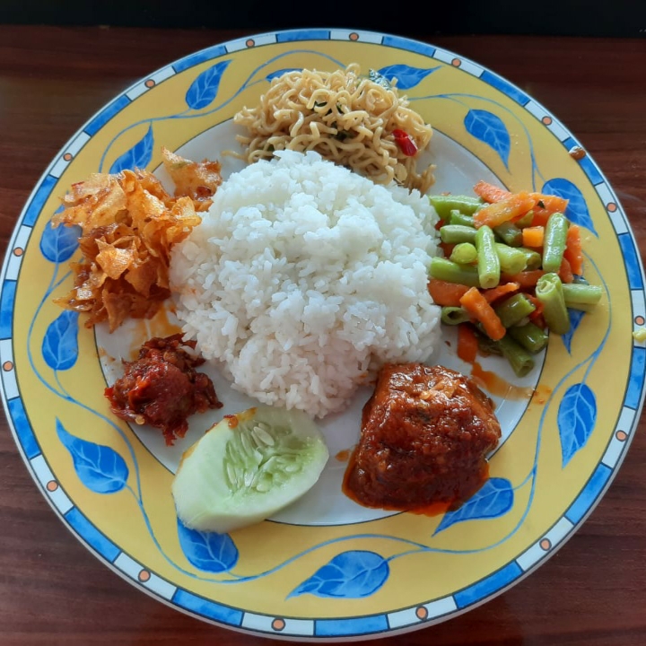 Nasi Campur Daging