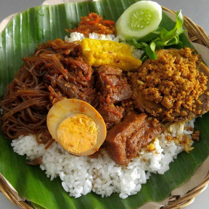 Nasi Campur Lauk Oseng Kikil