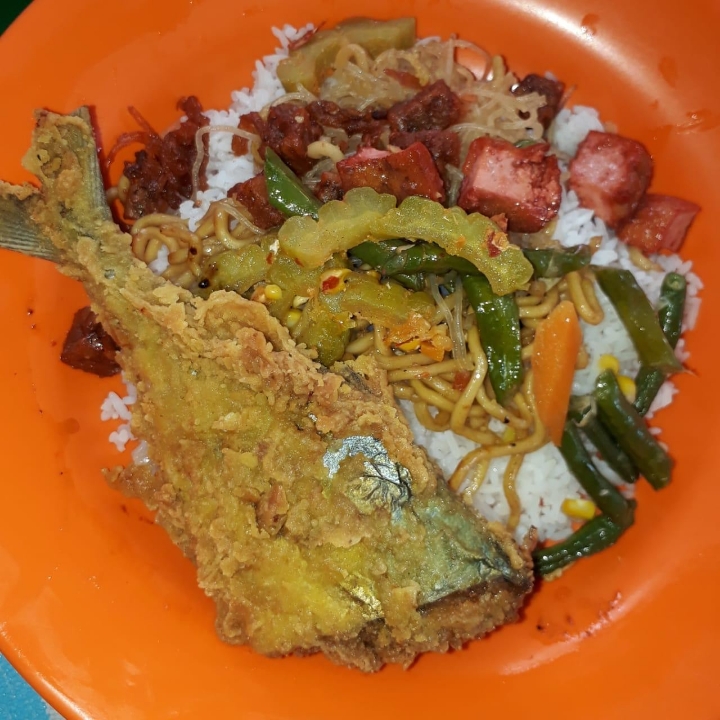 Nasi Campur Nila Asam Manis