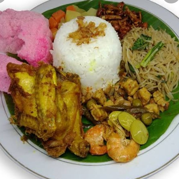 Nasi Campur Plus Ayam