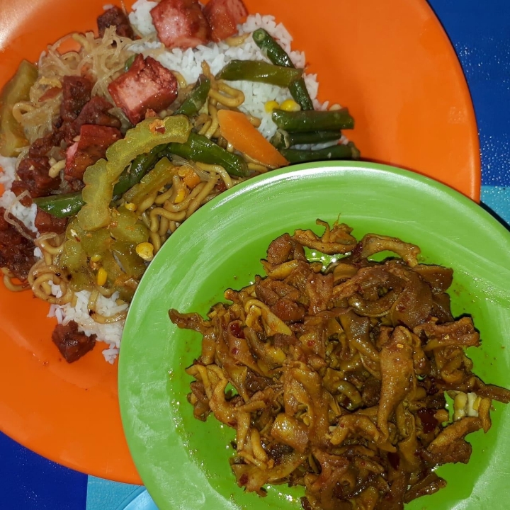 Nasi Campur Sambal Goreng Usus