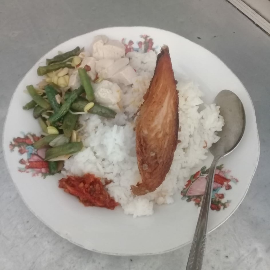 Nasi Campur Sayur Sambel Ikan Tongkol