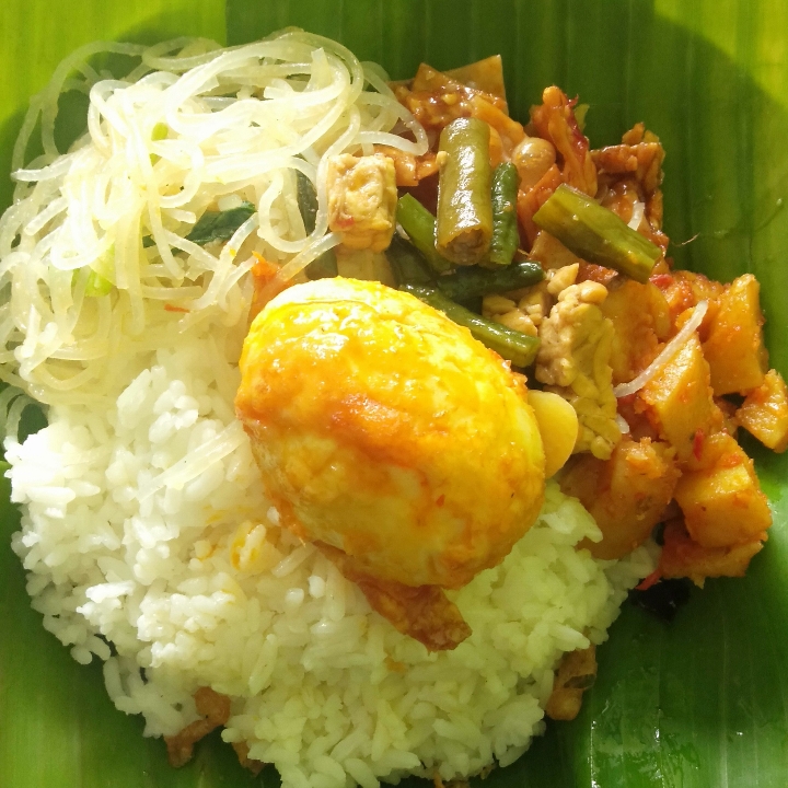 Nasi Campur Telor Bali