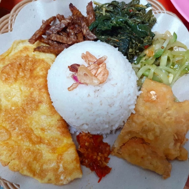 Nasi Campur Telur