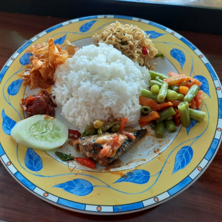 Nasi Campur Tongkol