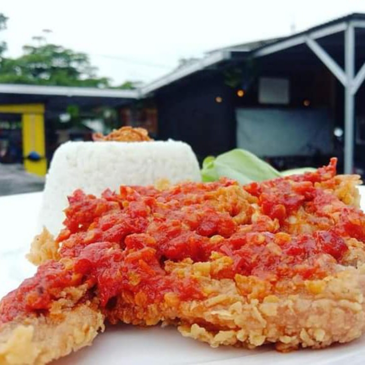 Nasi Ciken Geprek Sambal Korek