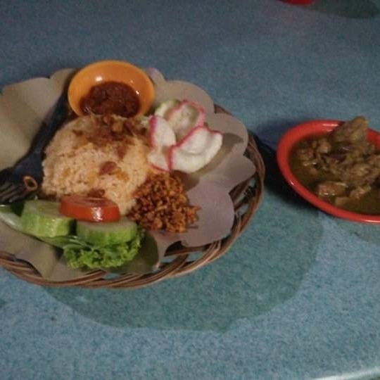 Nasi Gonjleng Plus Rabeg