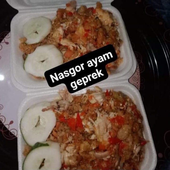 Nasi Goreng Ayam GEPREK