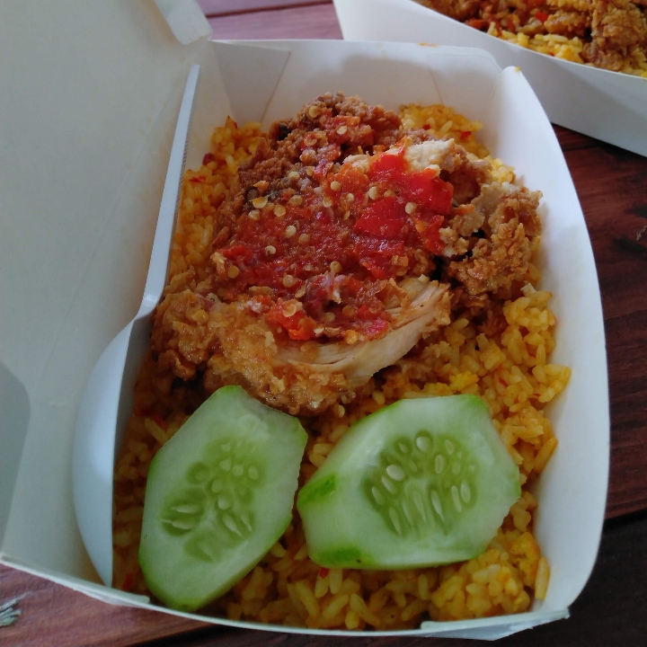 Nasi Goreng Ayam Geprek