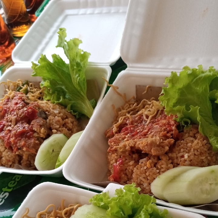 Nasi Goreng Ayam Geprek