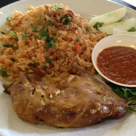 Nasi Goreng Ayam Penyet