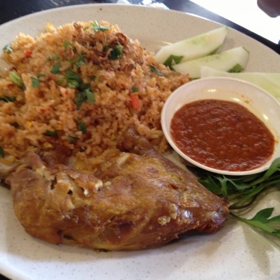 Nasi Goreng Ayam Penyet