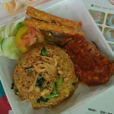 Nasi Goreng Ayam Penyet