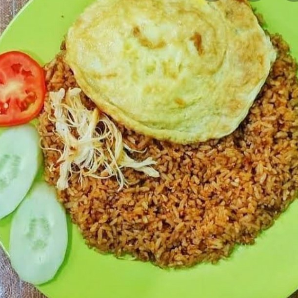 Nasi Goreng Ayam Suwir Dan Telor Dadar