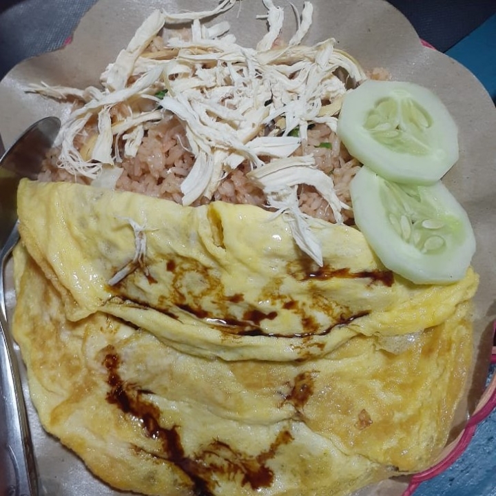 Nasi Goreng Ayam Telur Gratis Es Teh