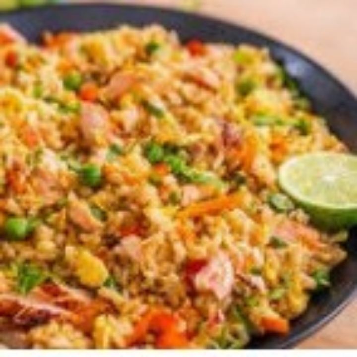 Nasi Goreng Ples Ayam Goreng