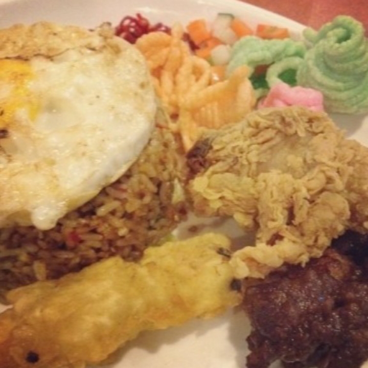 Nasi Gorneg Spesial Campur