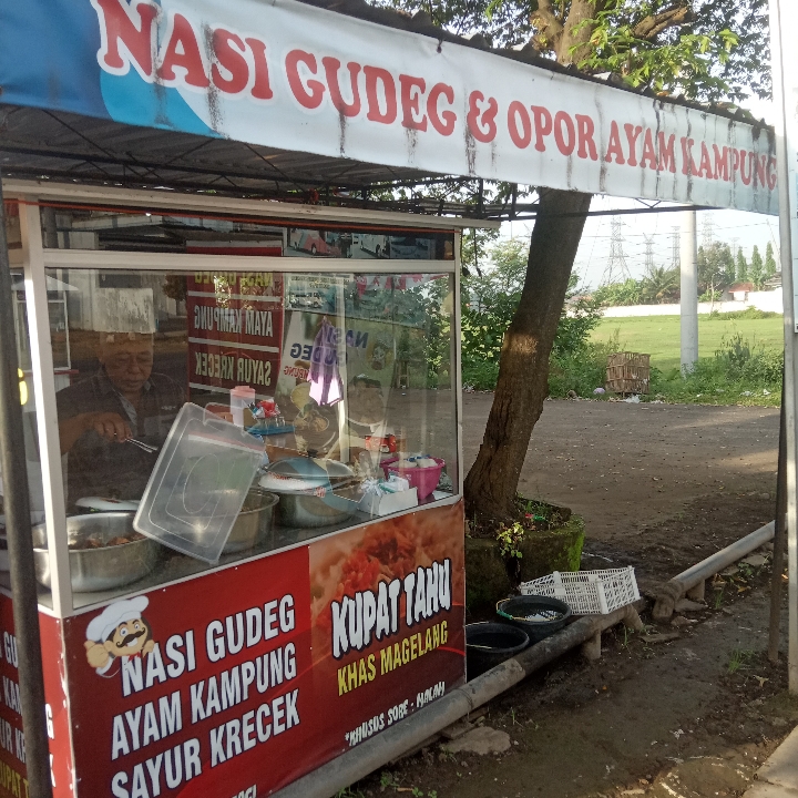 Nasi Gudek Tahu Tempe Komplit