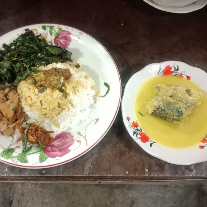 Nasi Gulai Ikan Atau Nasi Ikan Kuah