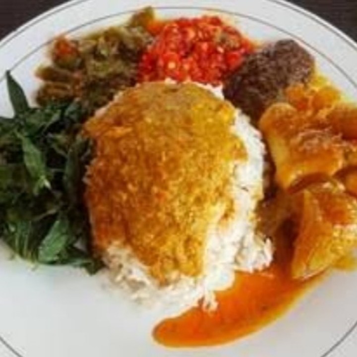 Nasi Gulai Kikil Komplit