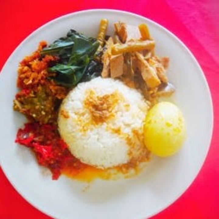 Nasi Gulai Telur