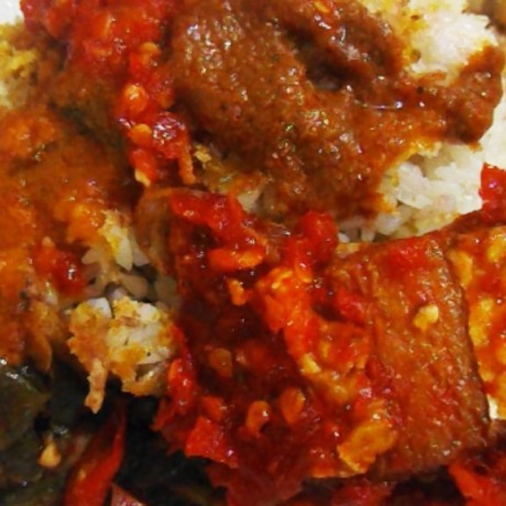 Nasi Gurih Pakai Ikan