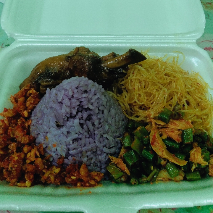 Nasi Gurih Ungu 