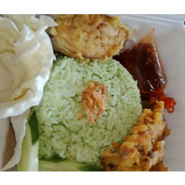 Nasi Ijo Ayam Geprek