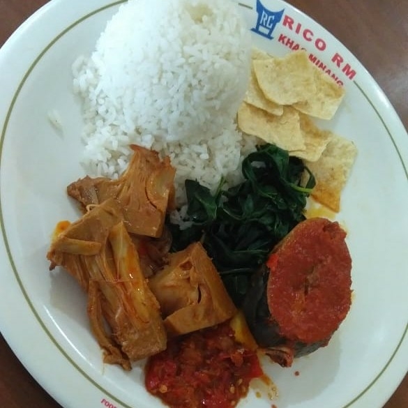 Nasi Ikan Asam Padeh