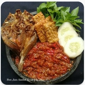 Nasi Ikan Asin Penyet