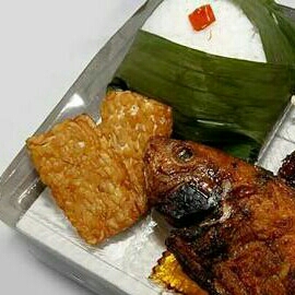 Nasi Ikan Bakar Kepala Nila