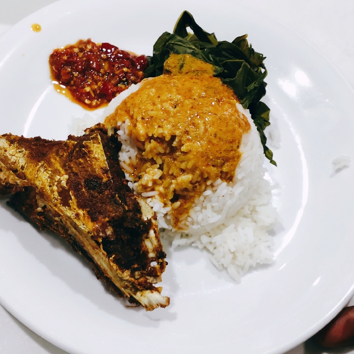 Nasi Ikan Goreng