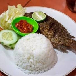 Nasi Ikan Goreng