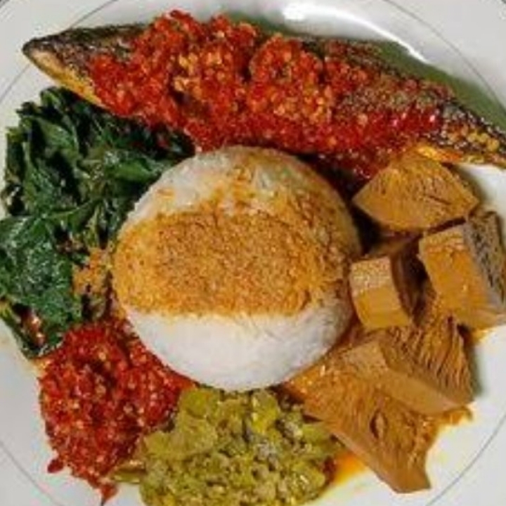 Nasi Ikan Kembung Balado 