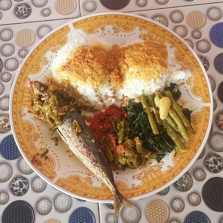 Nasi Ikan Layang Bakar