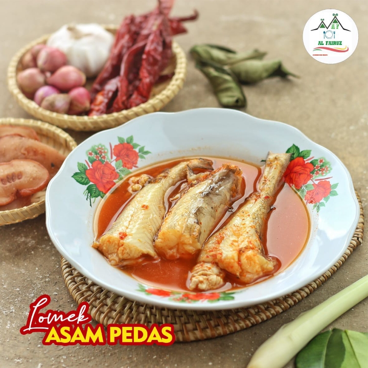 Nasi Ikan Lomek Asam Pedas