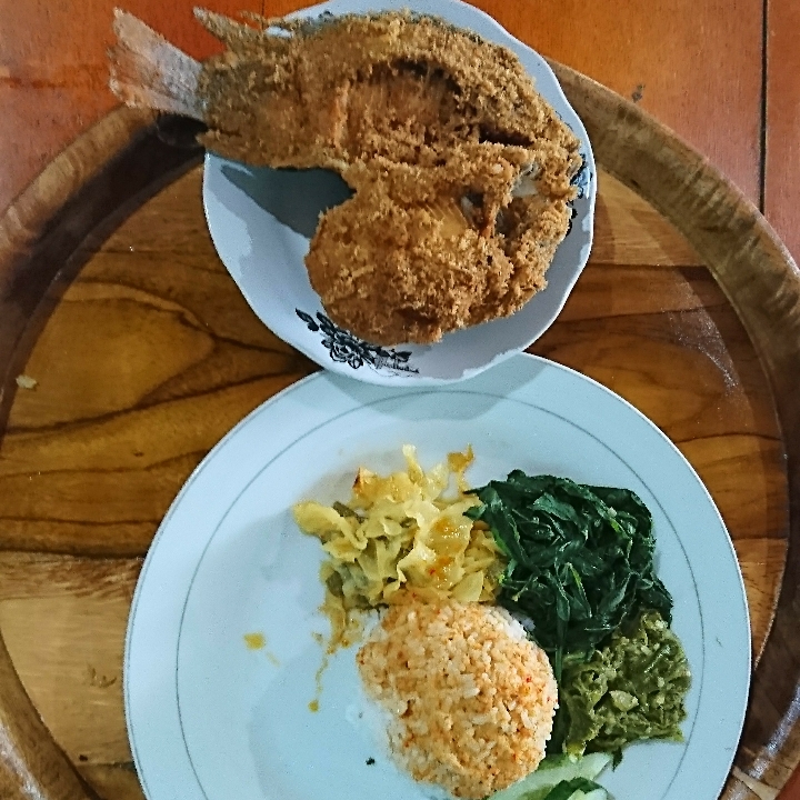 Nasi Ikan Nila Goreng 