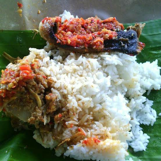 Nasi Ikan Pari Goreng